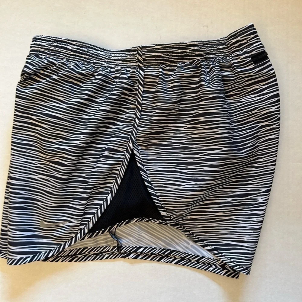 Nike Dry Fit Equilibrium Modern Tempo lined shorts w/side mesh panels Sz-S.   X3